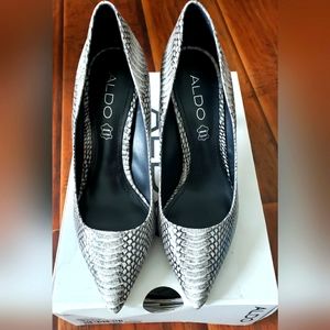 Aldo Baulch Pointed Toe High Heels Size: 6